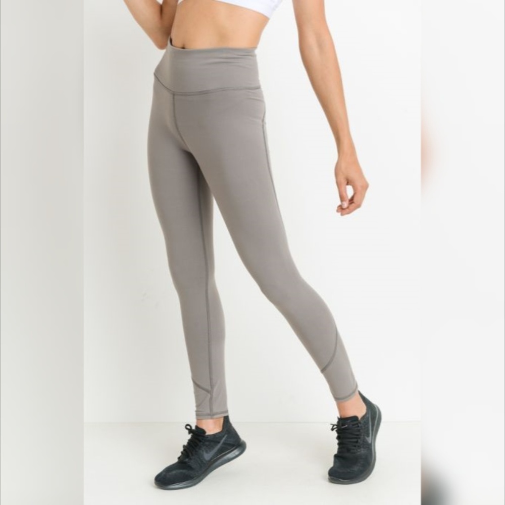 Highwaist Performance Essential Solid Leggings